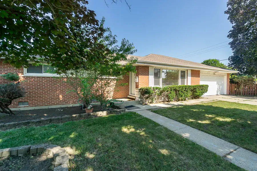 1185 Seymour Avenue, Des Plaines, IL 60016 - #2