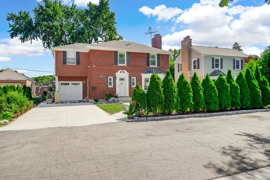 907 E Central Road, Mount Prospect, IL 60056 - #3
