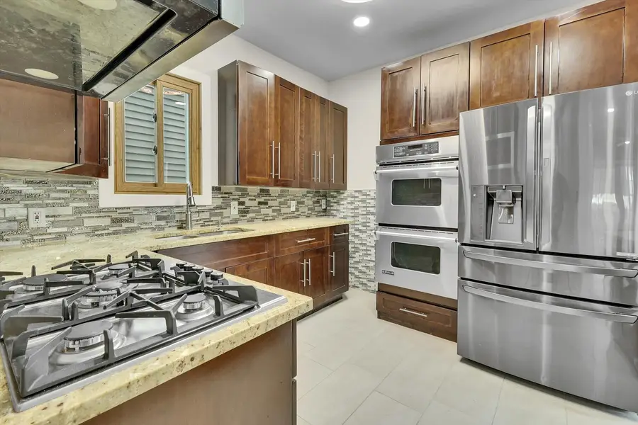 7527 S Chappel Avenue, Chicago, IL 60649 - #3