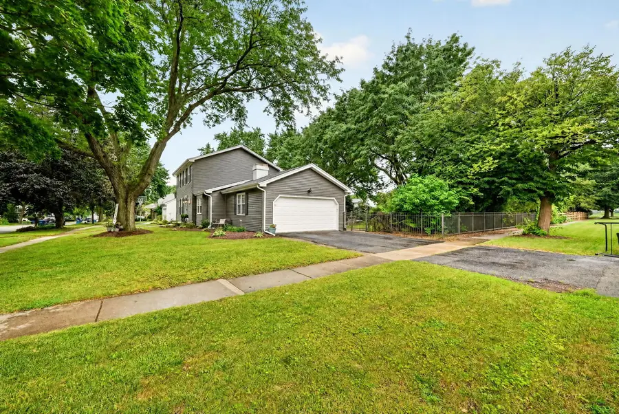 114 Wakefield Lane, Geneva, IL 60134 - #2