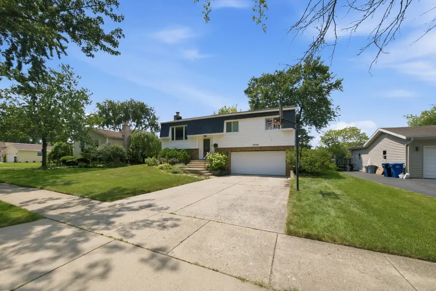 2206 Kingston Drive, Wheaton, IL 60187 - #3