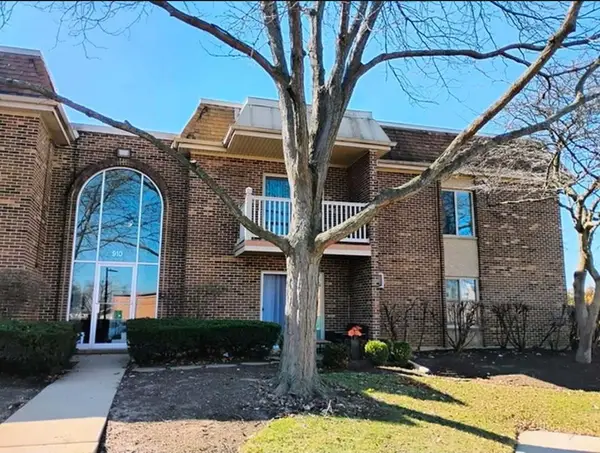 910 W Alleghany Drive #2B, Arlington Heights, IL 60004