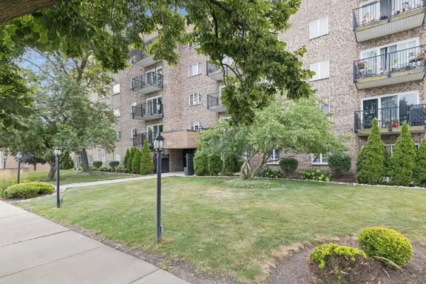 907 Curtiss Street #304, Downers Grove, IL 60515