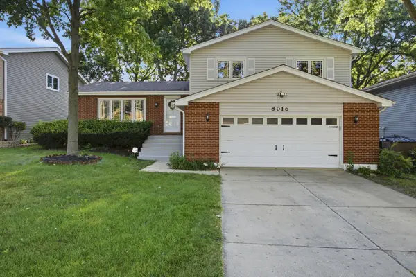 8016 Geneva Street, Woodridge, IL 60517