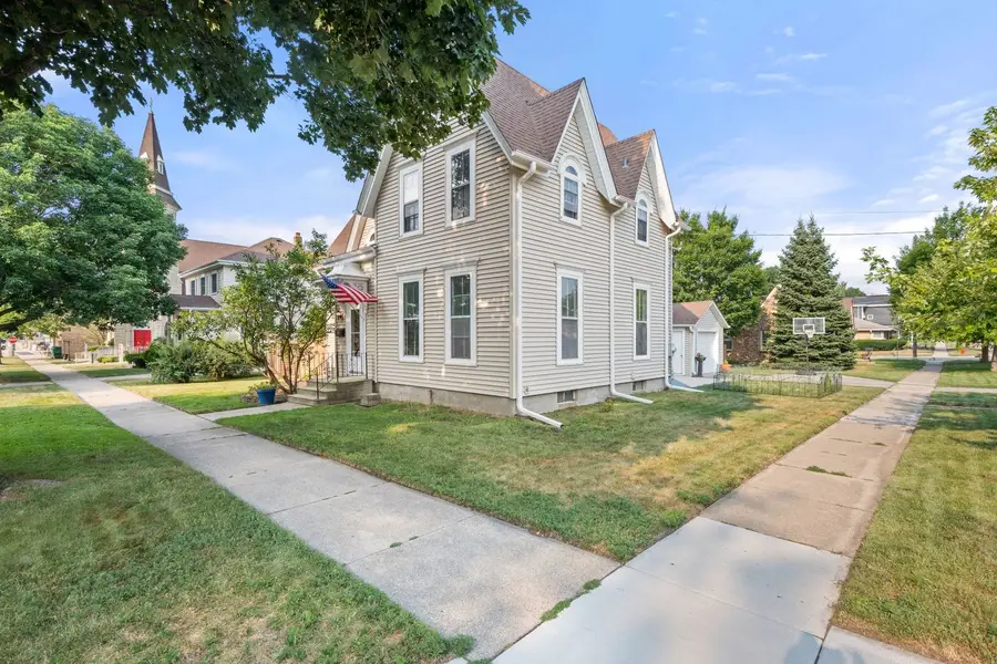 230 Somonauk Street, Sycamore, IL 60178 - #2