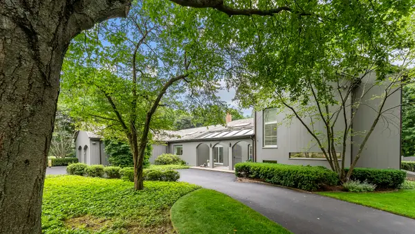 107 N Mayflower Road, Lake Forest, IL 60045
