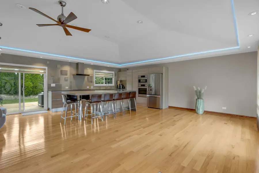 17W544 Sutton Place, Darien, IL 60561 - #3