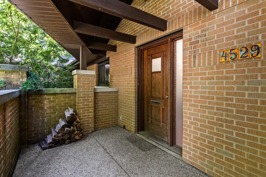 4529 W Columbia Avenue, Lincolnwood, IL 60712 - #2