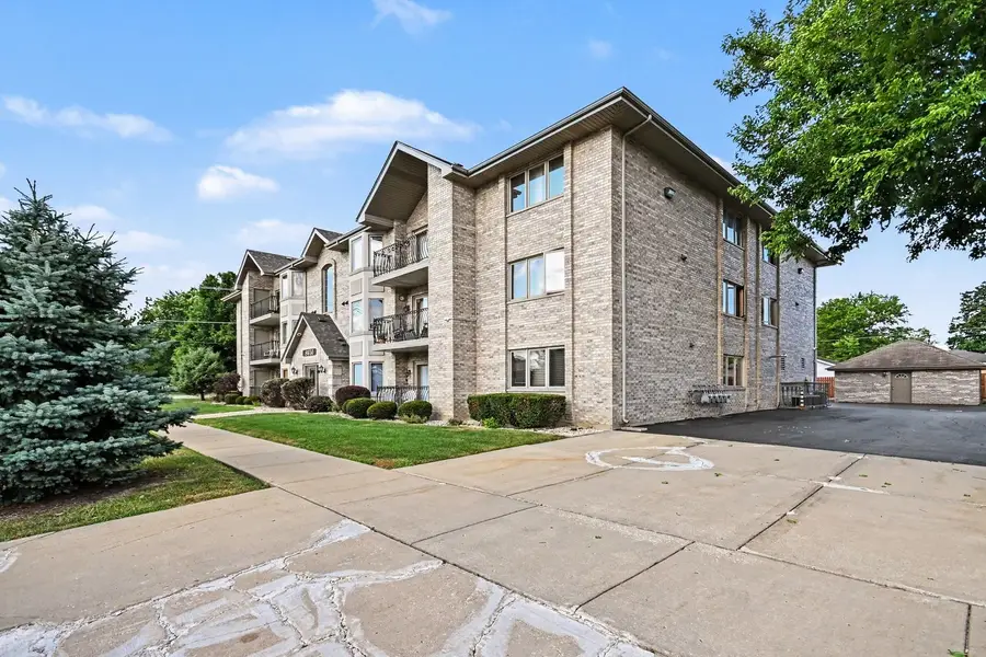 8650 Laporte Avenue #1B, Burbank, IL 60459 - #2