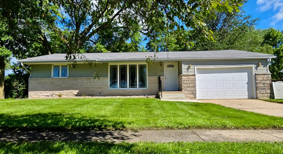 310 W 5th Street, Gridley, IL 61744 - #1