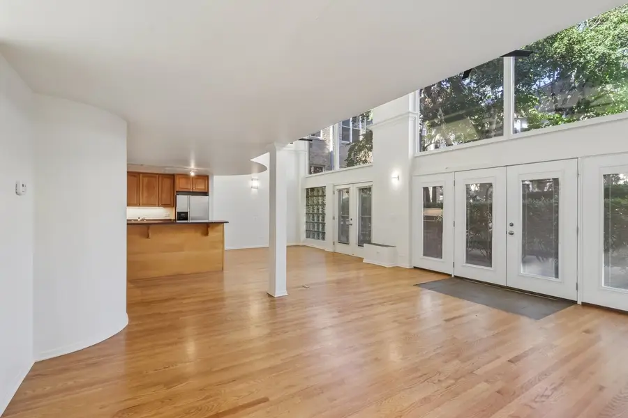 1133 W Cornelia Avenue #B, Chicago, IL 60657 - #2