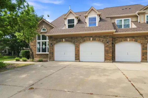 352 Satinwood Court N, Buffalo Grove, IL 60089