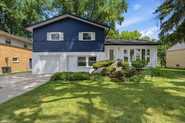 10 Linden Avenue, Buffalo Grove, IL 60089