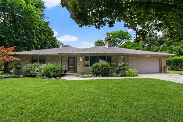 1395 Oakland Drive, Sycamore, IL 60178