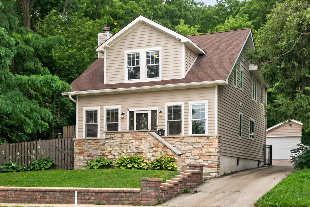 108 N Main Street, Algonquin, IL 60102 - #1