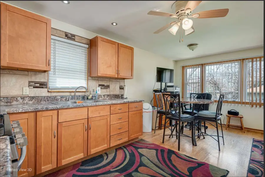 8240 S Woodlawn Avenue, Chicago, IL 60619 - #3