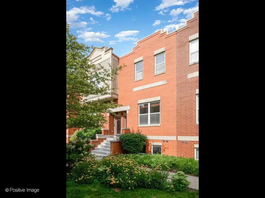 3643 W Cornelia Avenue #B, Chicago, IL 60618 - #2