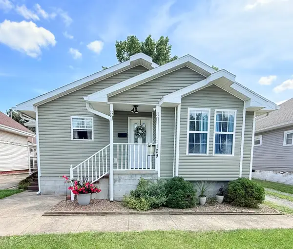 109 W College Street, Harrisburg, IL 62946