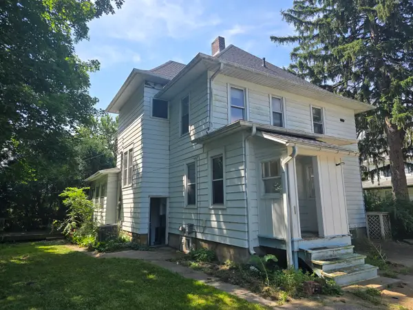 24560 Valley Drive, Pleasant Valley, IA 52767