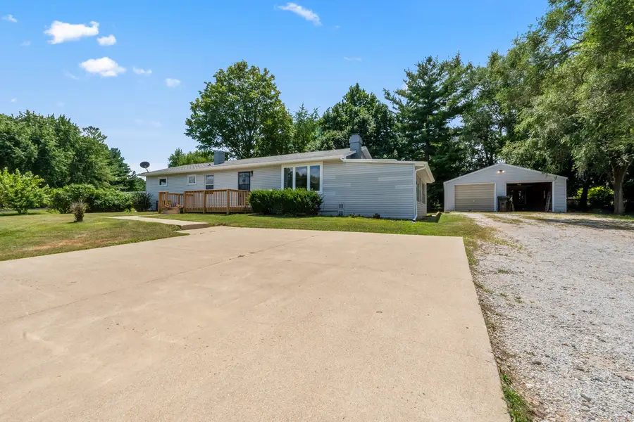 19721 Us 150 Highway, Bloomington, IL 61705 - #2