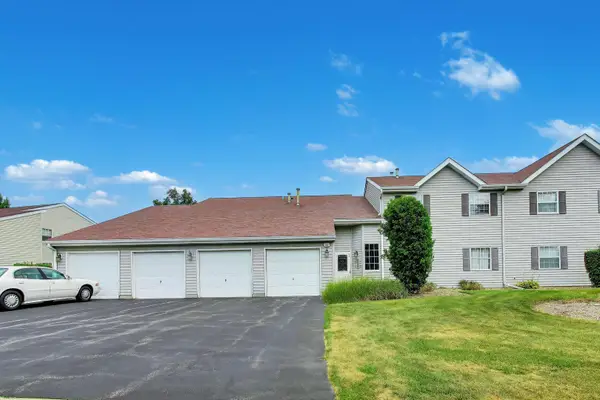66 Gant Circle #E, Streamwood, IL 60107