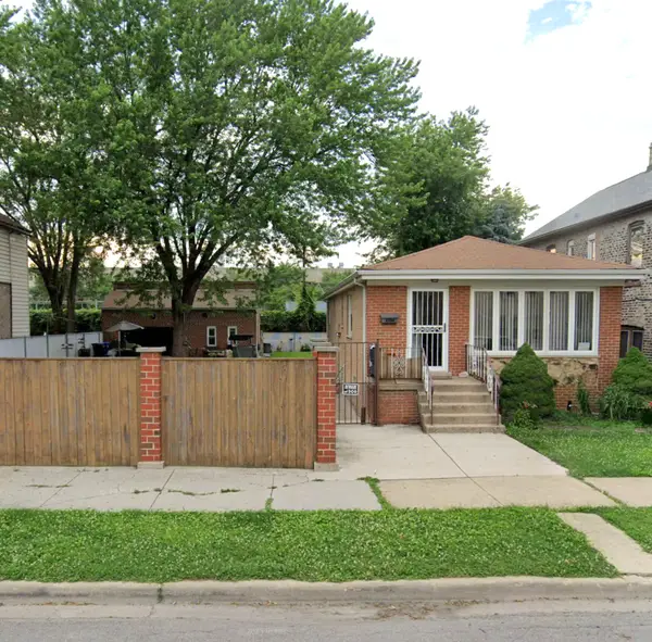 2706 S Hillock Avenue, Chicago, IL 60608