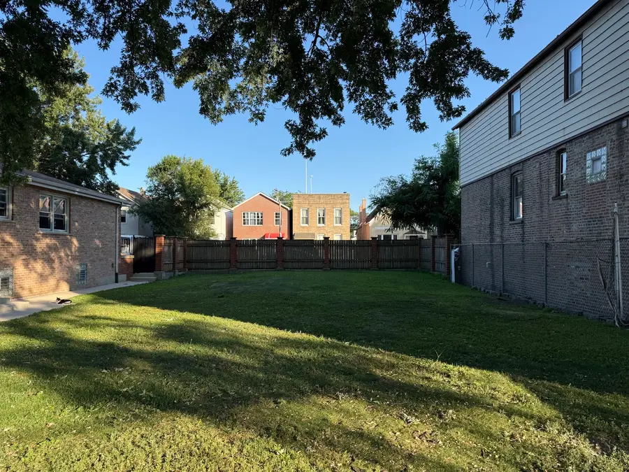 2706 S Hillock Avenue, Chicago, IL 60608 - #3