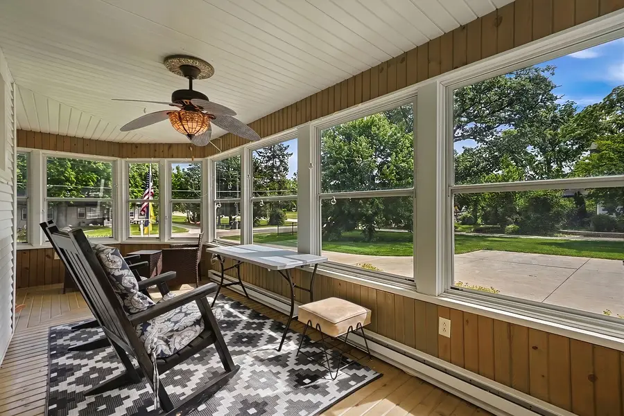 809 E Center Street, Ottawa, IL 61350 - #3