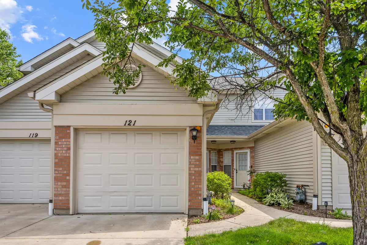121 Golfview Drive, Glendale Heights, IL 60139 - #1