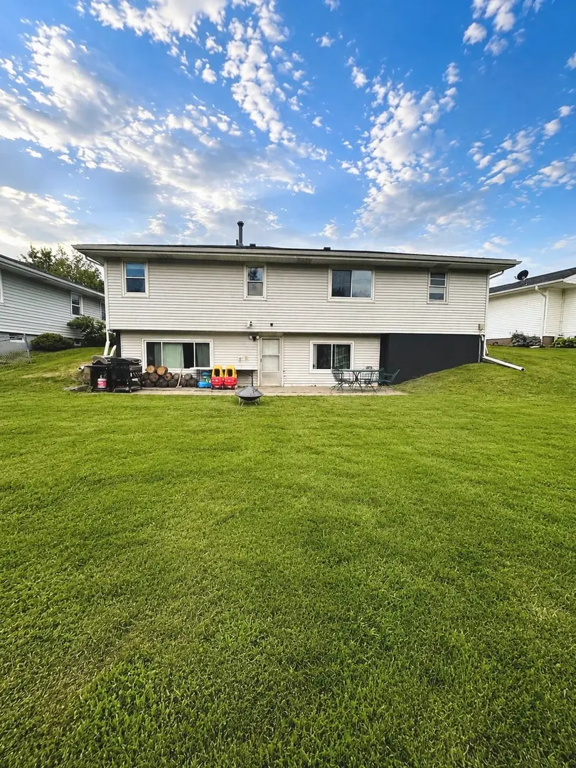 1242 8th Avenue, Clinton, IA 52732 - #2