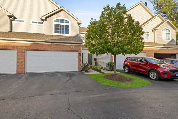 2247 Stoughton Drive, Aurora, IL 60502