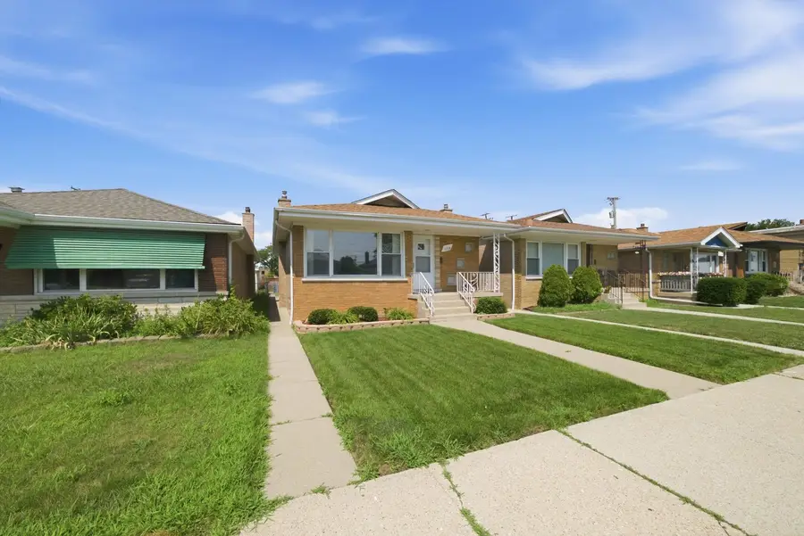 12718 S Justine Street, Calumet Park, IL 60827 - #3