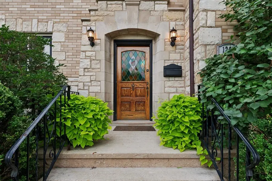 1204 Fair Oaks Avenue, Oak Park, IL 60302 - #2