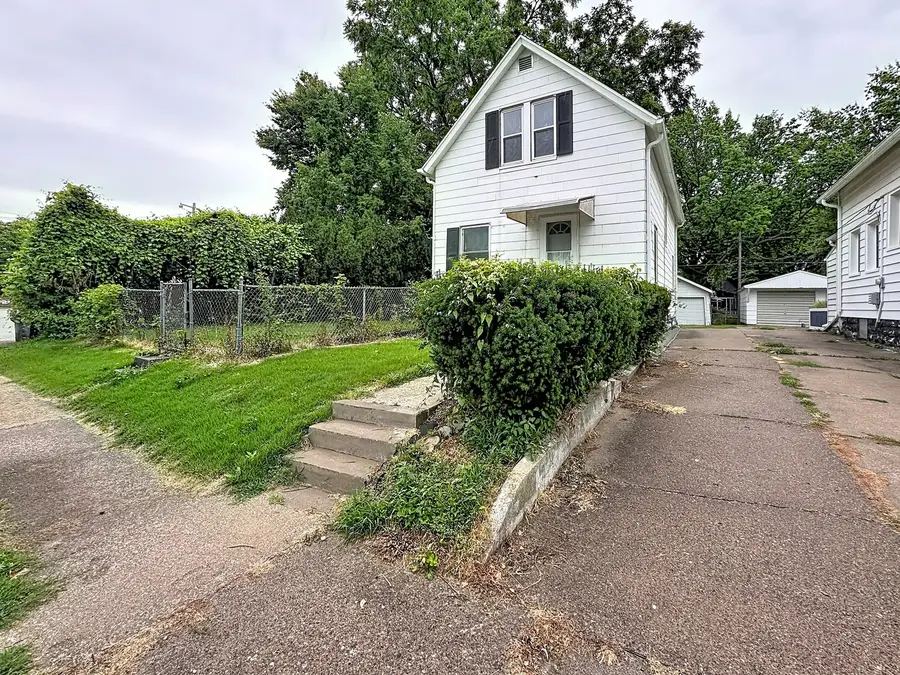 1419 41st Street, Rock Island, IL 61201 - #3
