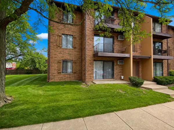 621 N Briar Hill Lane #4, Addison, IL 60101