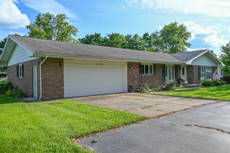 405 E Main Street, Royal, IL 61871 - #3