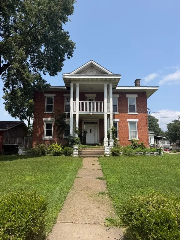 902 W 4th Street, Sterling, IL 61081