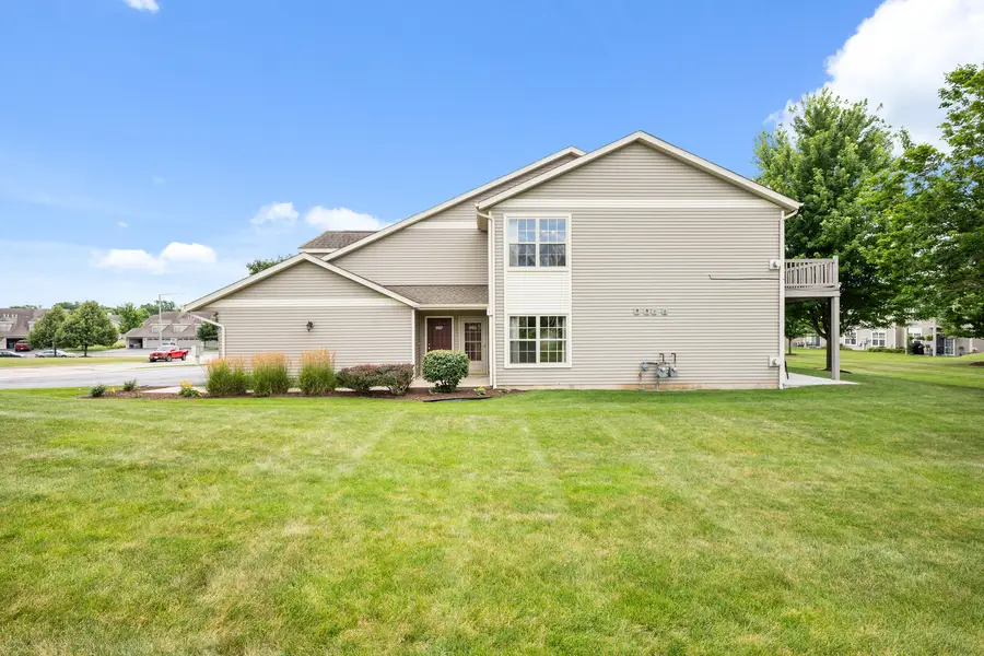 967 Arvle Circle #967, Sycamore, IL 60178 - #2
