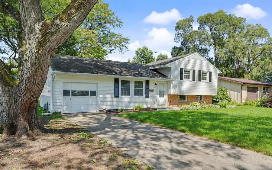 1817 Larch Place, Urbana, IL 61801 - #2