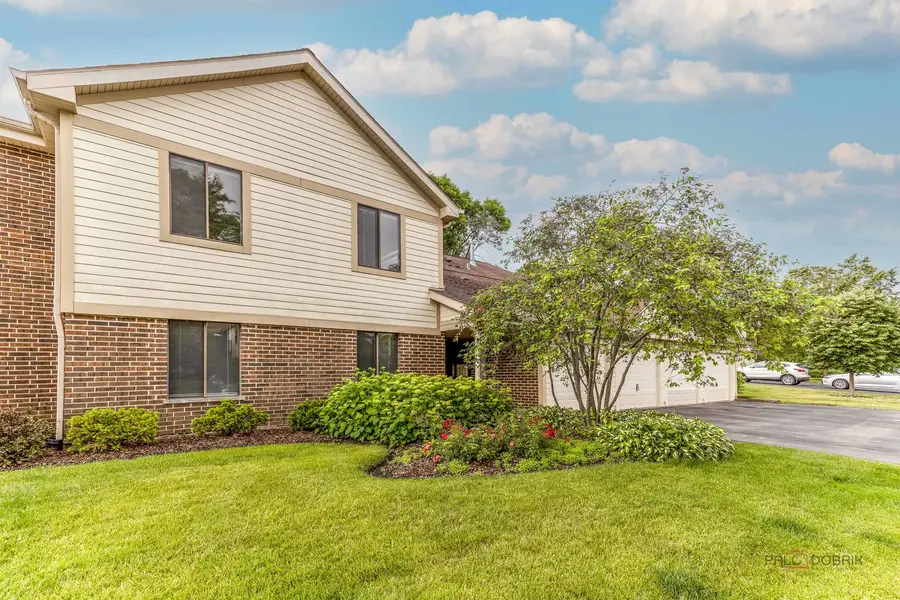 823 E Coach Road #6, Palatine, IL 60074 - #2