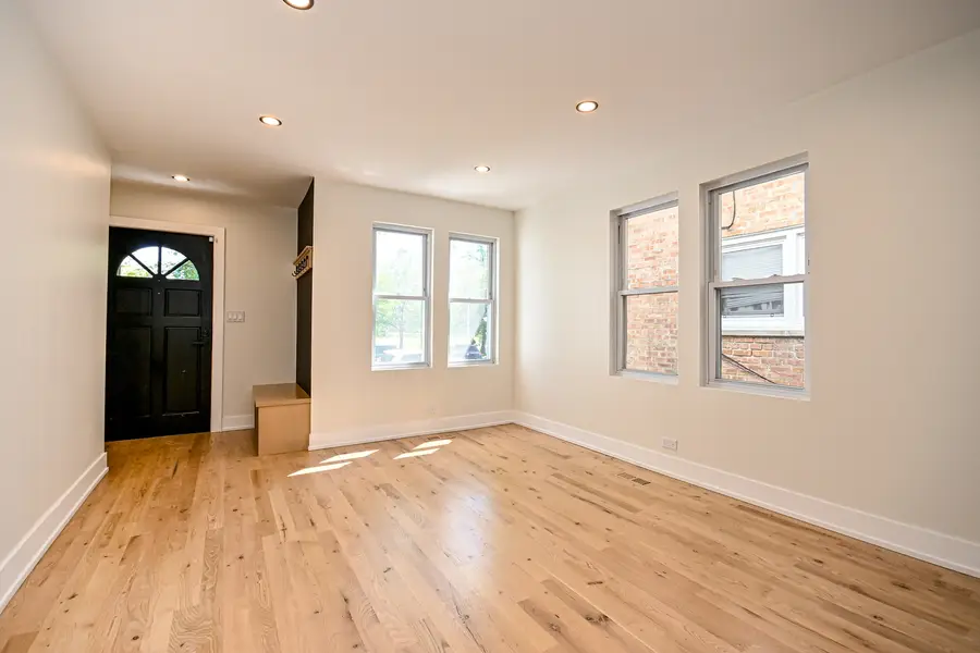 6212 S Mulligan Avenue, Chicago, IL 60638 - #2