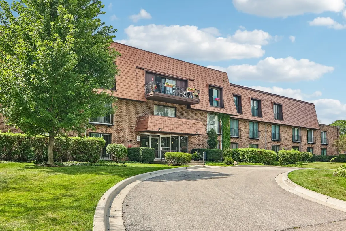 3950 Dundee Road #203, Northbrook, IL 60062 - #1