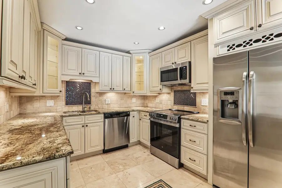 3950 Dundee Road #203, Northbrook, IL 60062 - #3