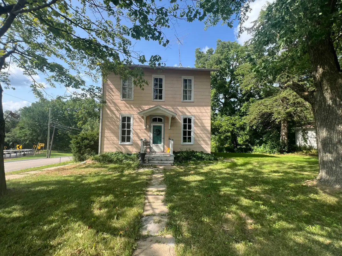 202 E Lincoln Street, Mount Carroll, IL 61053 - #1