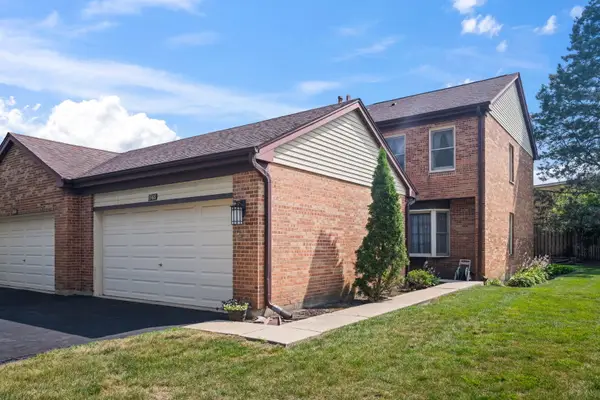 1566 N Windsor Drive #1566, Arlington Heights, IL 60004