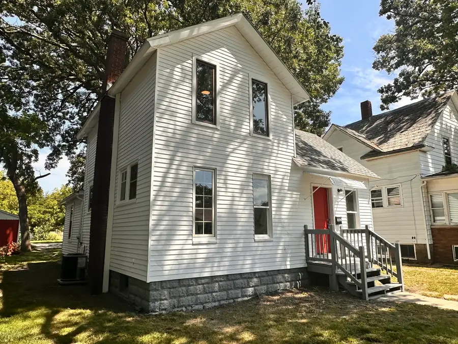 305 S Sterling Street, Streator, IL 61364 - #3