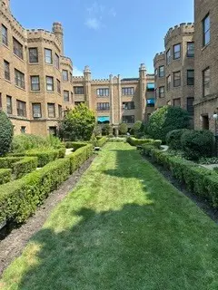 2432 W Greenleaf Avenue #2, Chicago, IL 60645