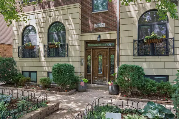 3216 N Ravenswood Avenue #1N, Chicago, IL 60657