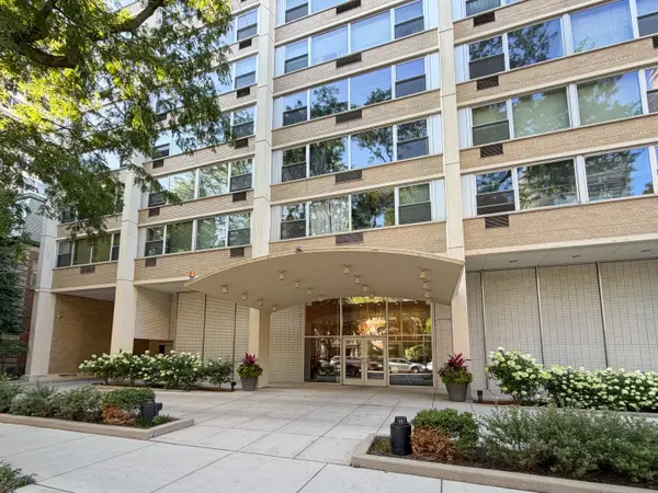 336 W Wellington Avenue #1901, Chicago, IL 60657