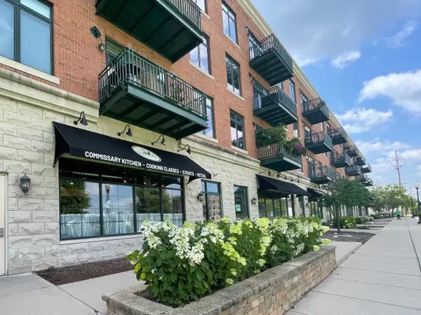 160 S River Street #305, Aurora, IL 60506